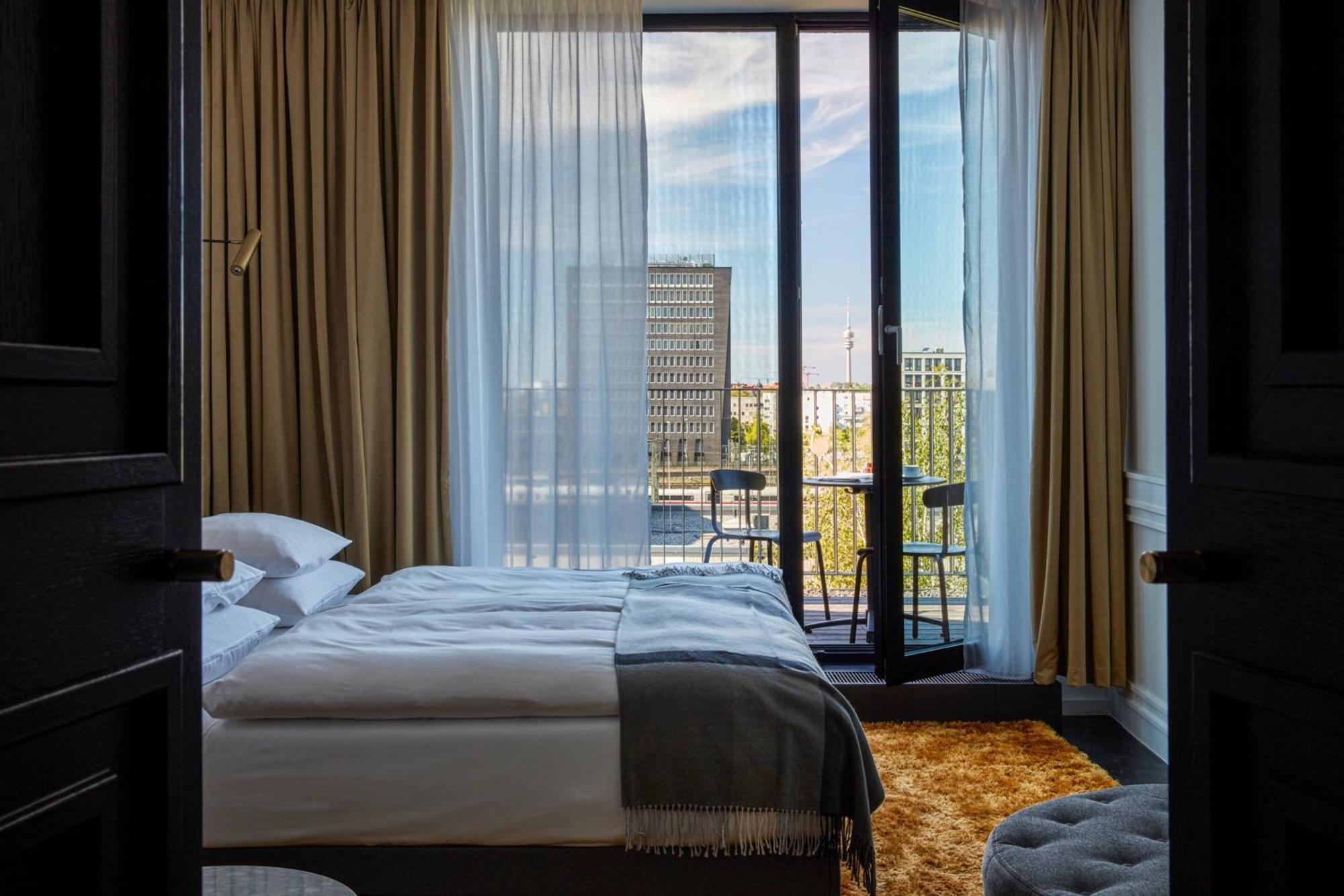 Отель Roomers Munich, Autograph Collection