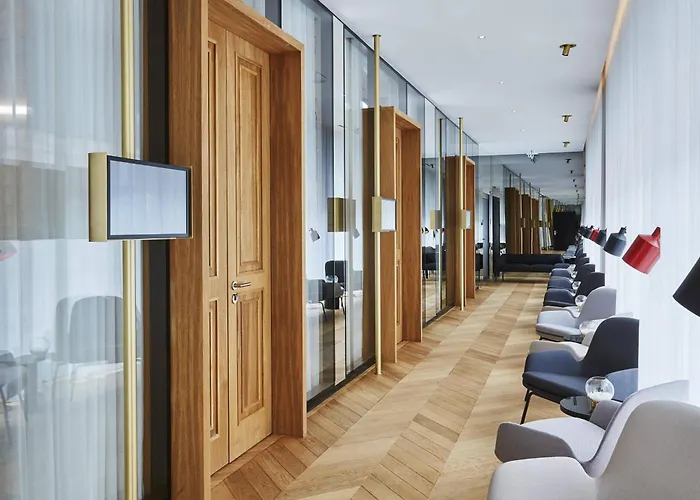 Roomers Munich, Autograph Collection