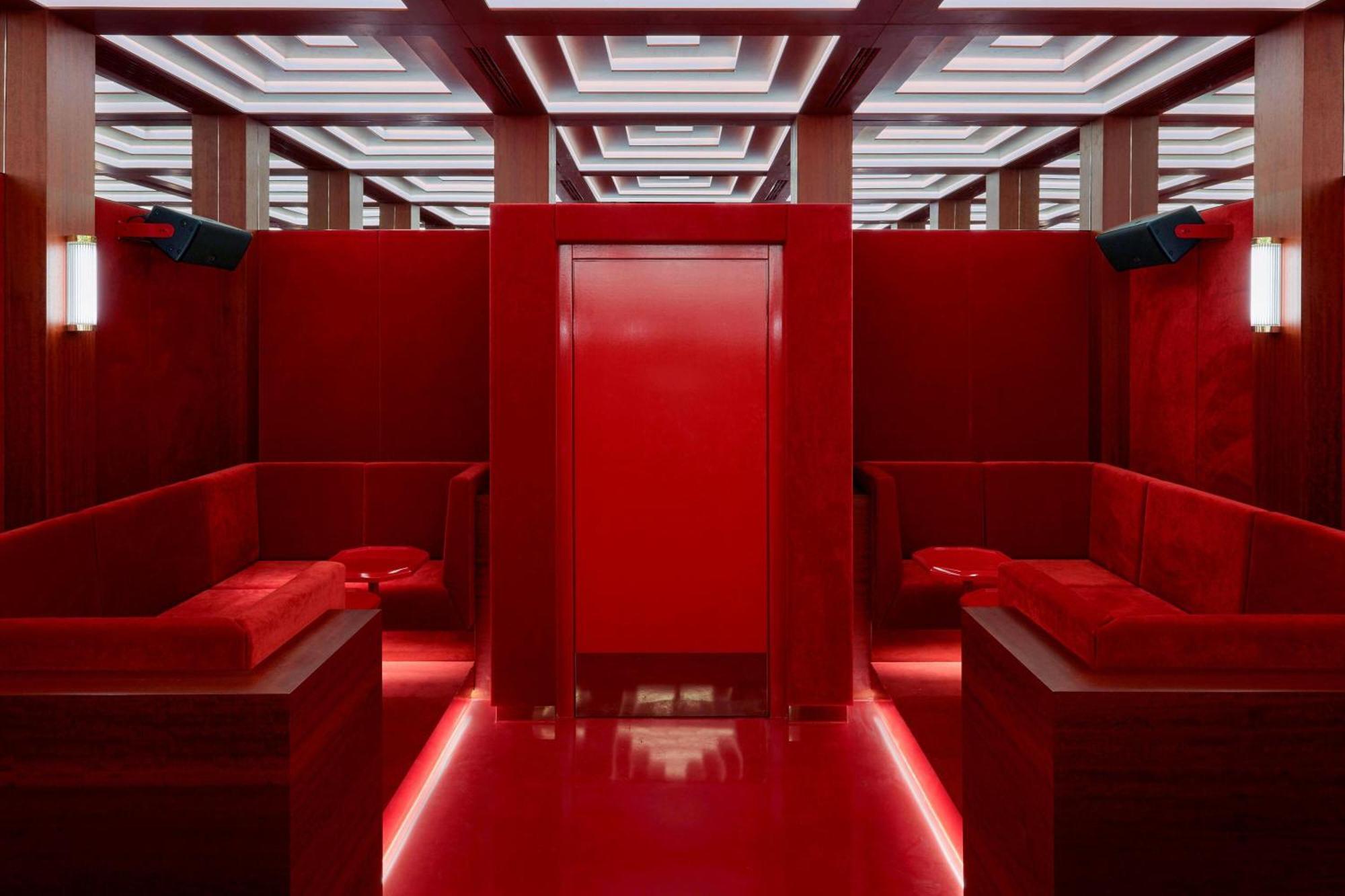 Roomers Munich, Autograph Collection